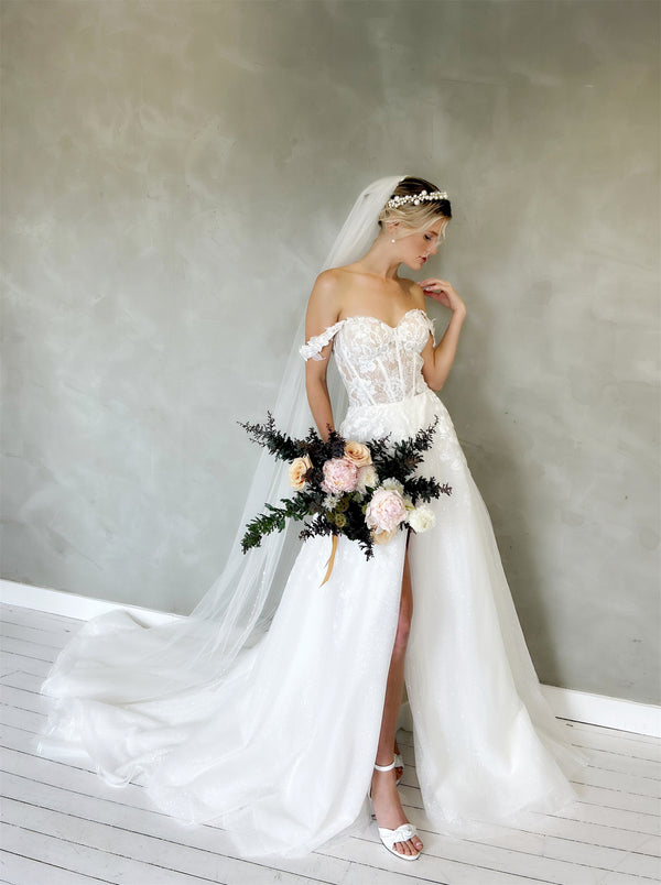 Stunnning A-line sweetheart neckline bridal gown