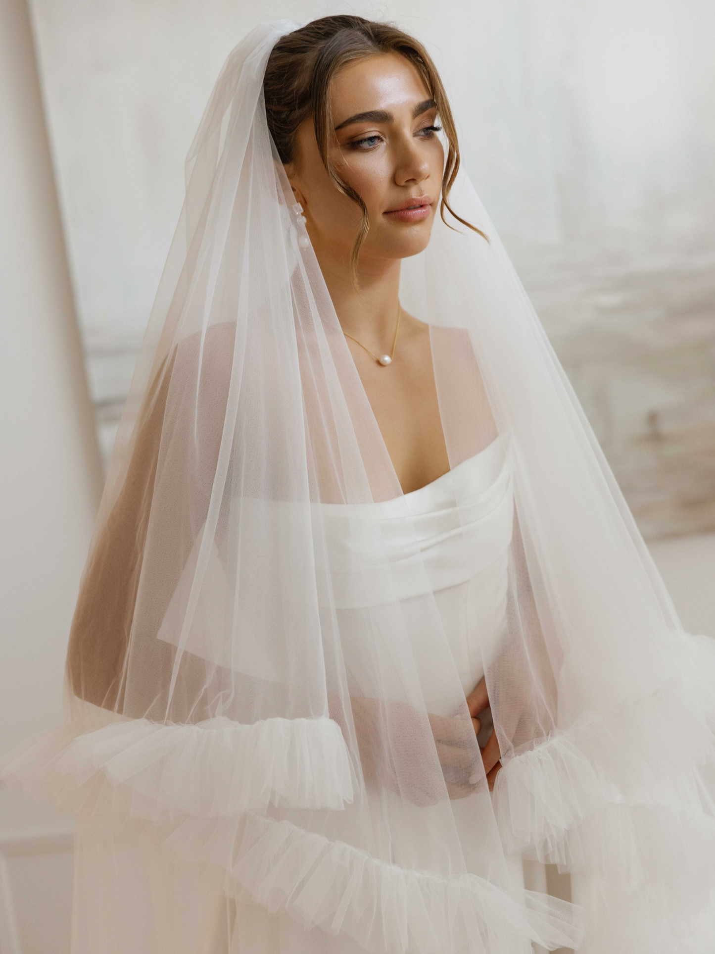 LIA VEIL