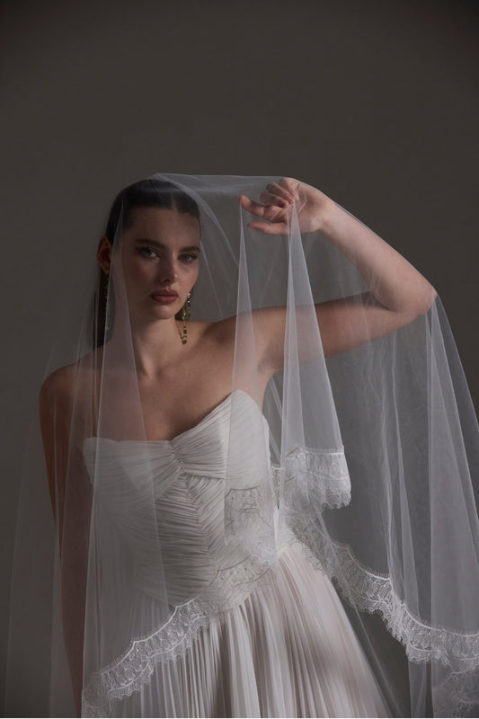 Double layered veil with lace border 
