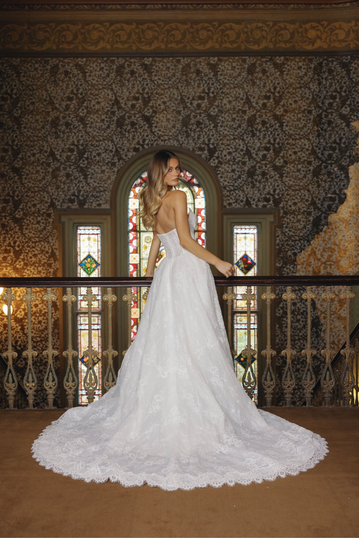 A-line wedding gown, sweetheart neckline and lace fabric. 