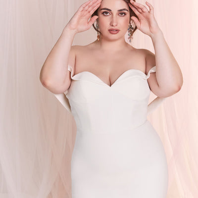 Mermaid cut wedding dress with sweetheart neckline and off-the-shoulder straps.
