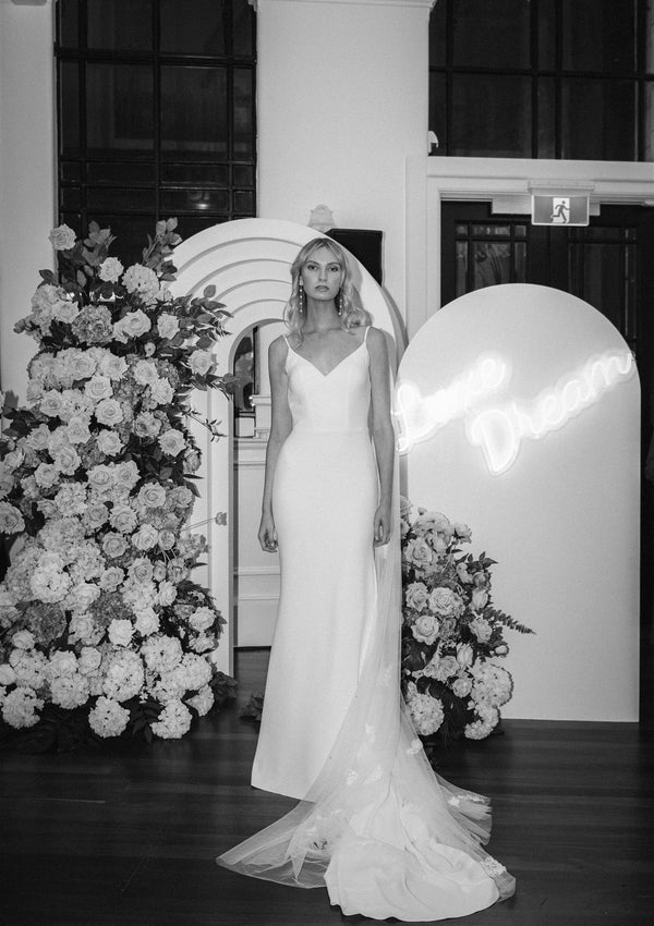 Jessica Couture Fit-n-Flare Wedding Dress Designer Bridal Gown Jessica Couture Fit-n-Flare Wedding Dress Designer Bridal Gown