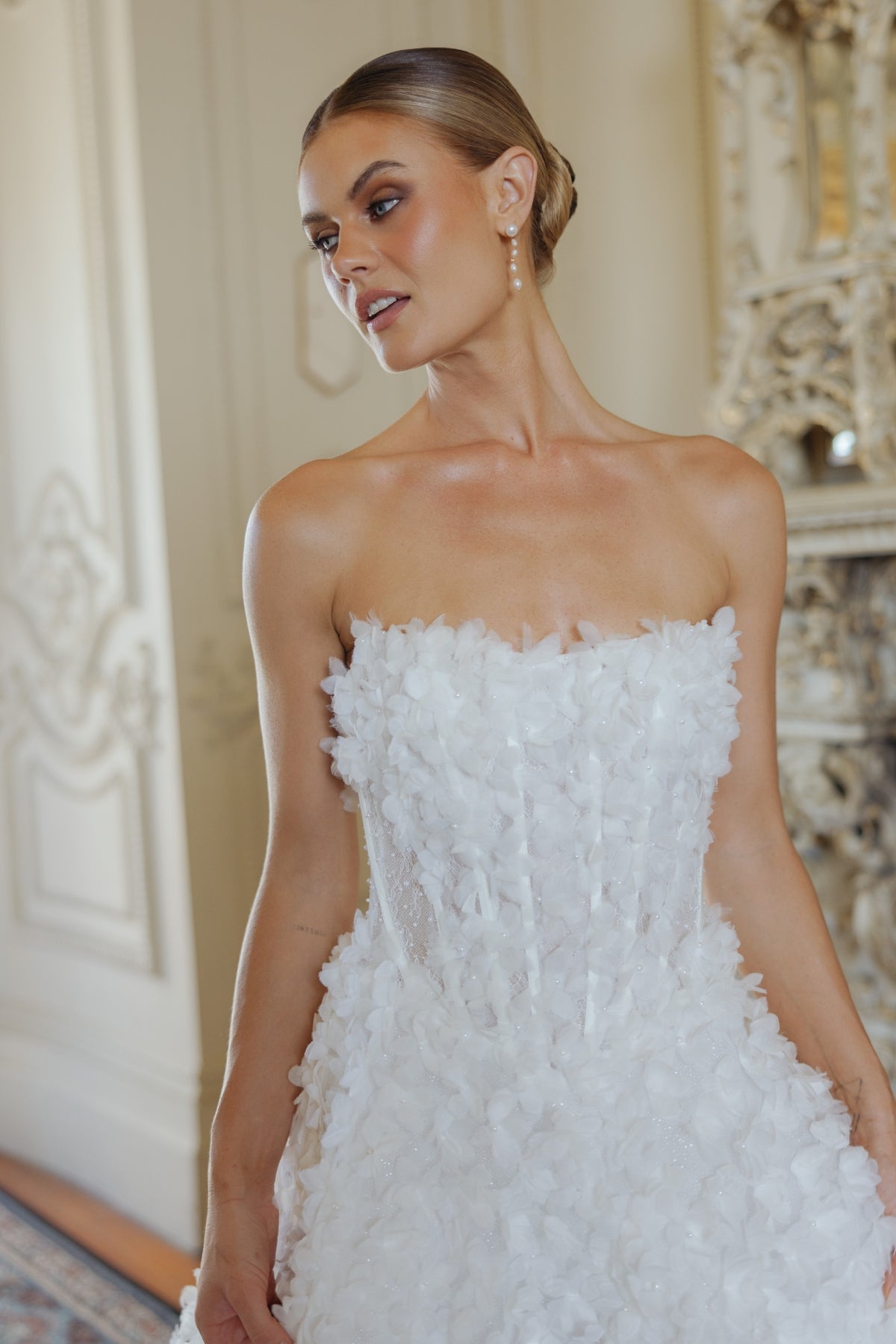 textured lace wedding dress, strapless neckline A-line skirt 